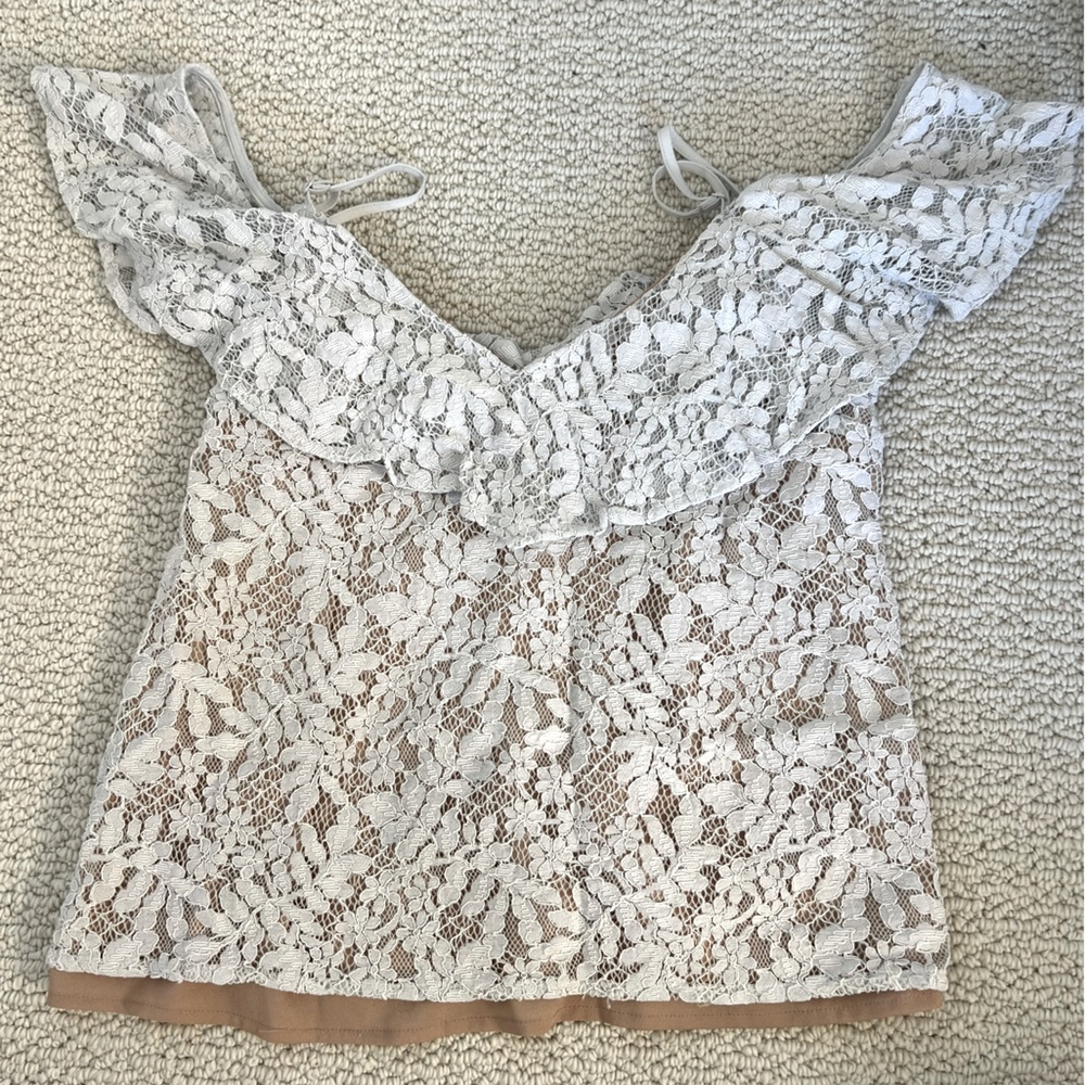 WAYF open shoulder top XS